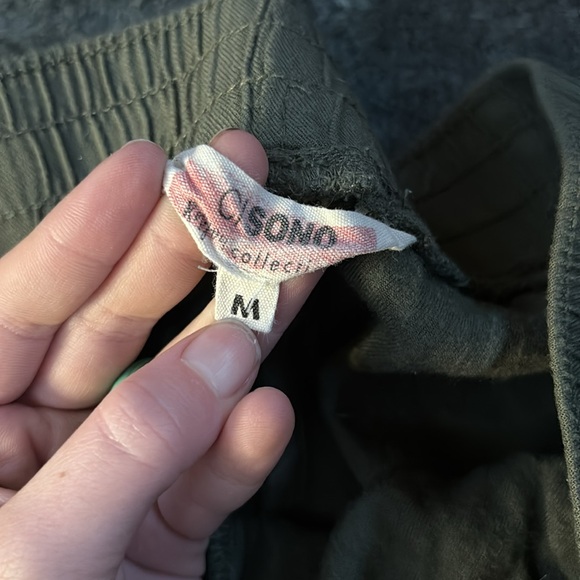 Green night time shorts
Soft cloth material - Picture 2 of 3